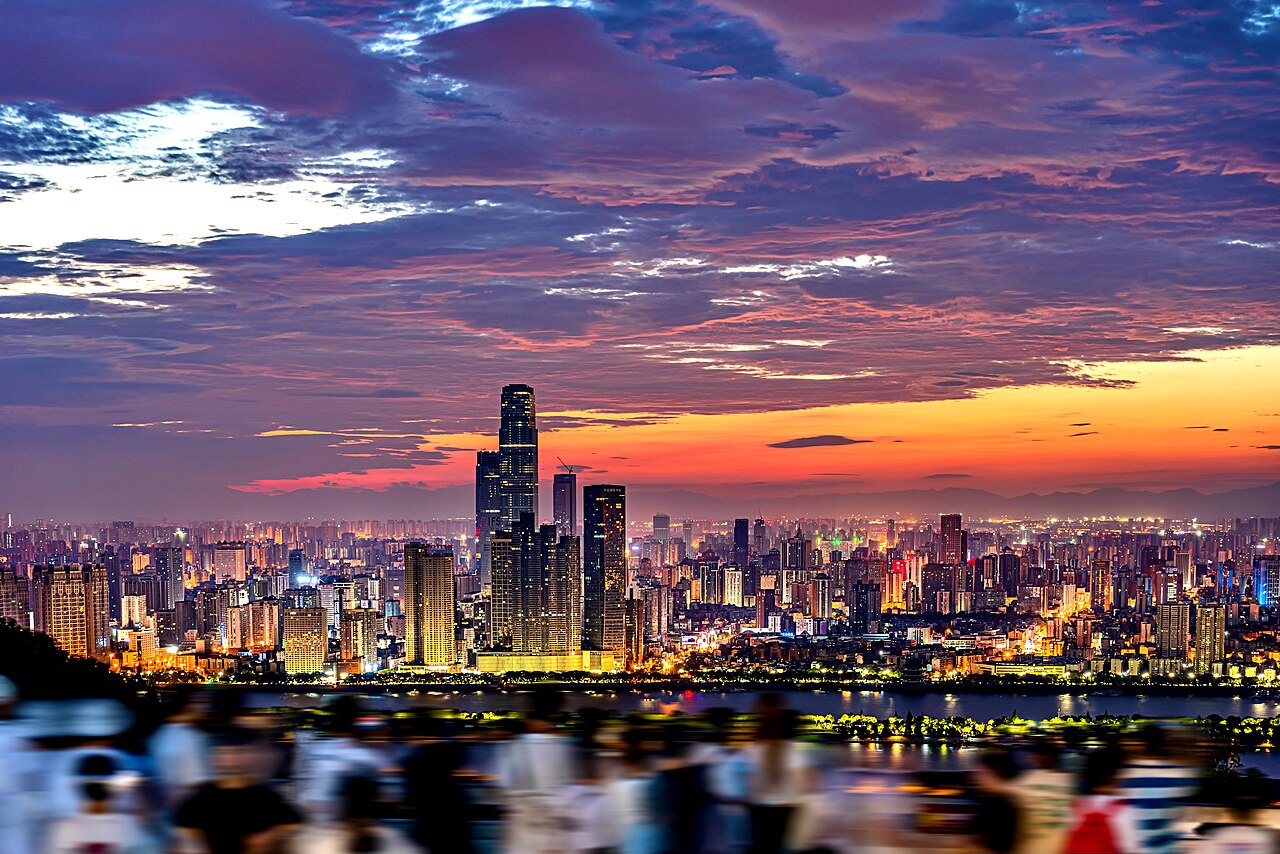 入夜后的解放西路