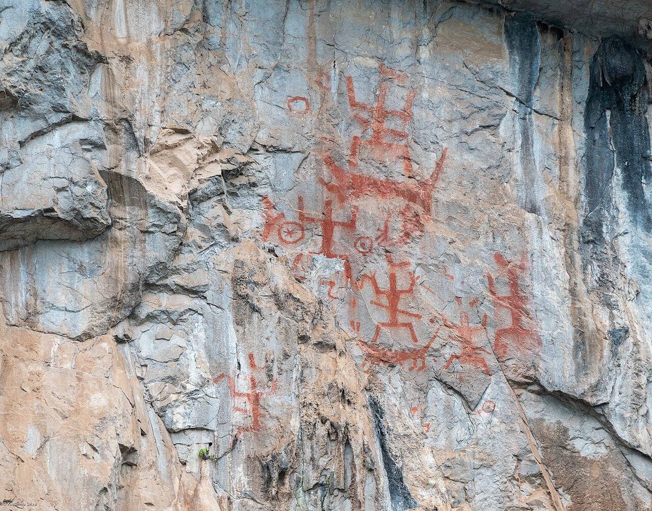 龙胜山坡上的层层梯田