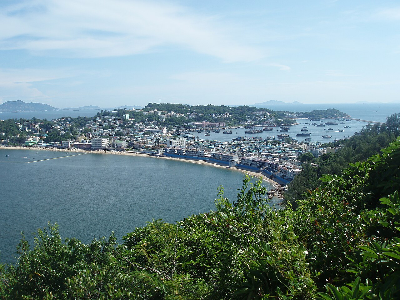 南丫岛榕树湾：没有车，一条主街全是咖啡馆和手作店