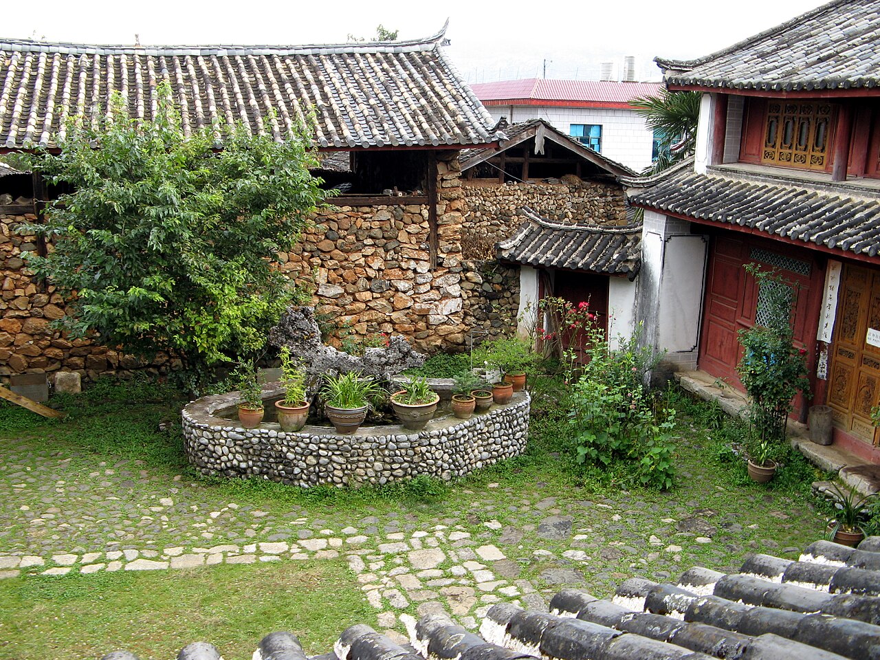 The bike route north to Baisha and Yuhu village