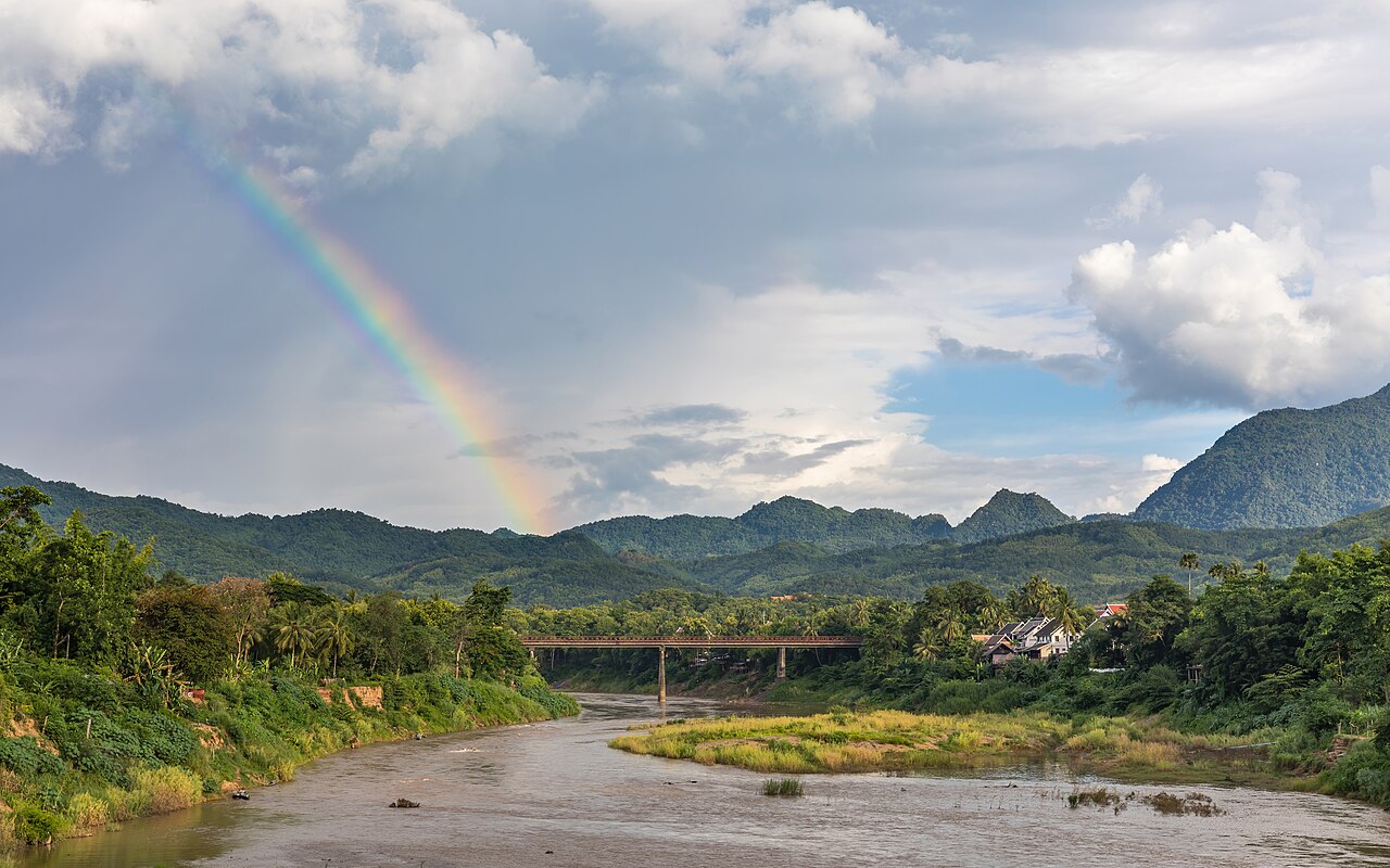 Likeng's stream, little bridges and Huizhou houses